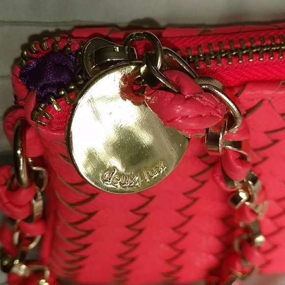 Deux Lux • Wristlet • Gold • Chain • Weave Pattern - Picture 6 of 7